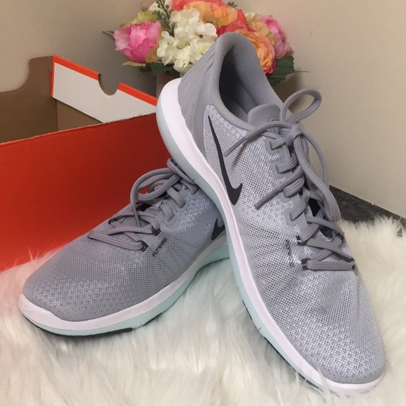 Nike Shoes - Nike women’s flex supreme TR 5 cross trainer